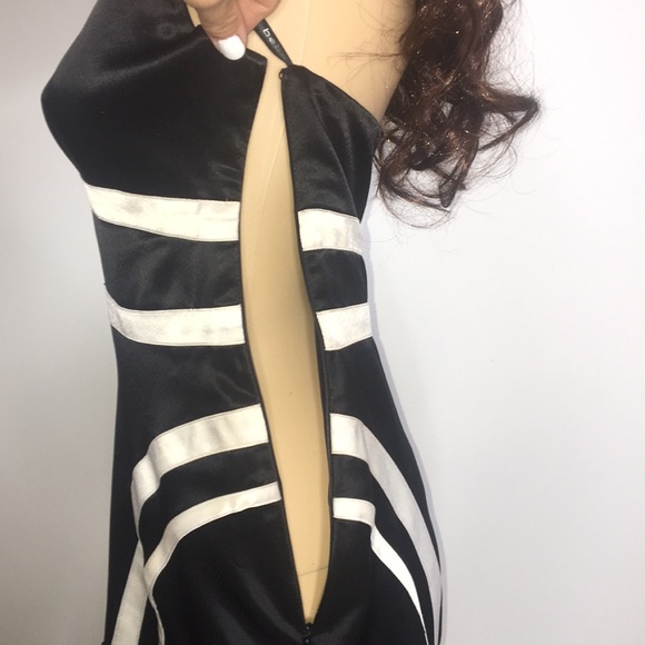 bebe High-Low Asymmetrical Hem Halter Style Top - Picture 6 of 14